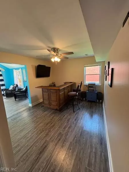 Entry Way - 132 Fort Worth St, Hampton, VA 23669 photo 1 of 2