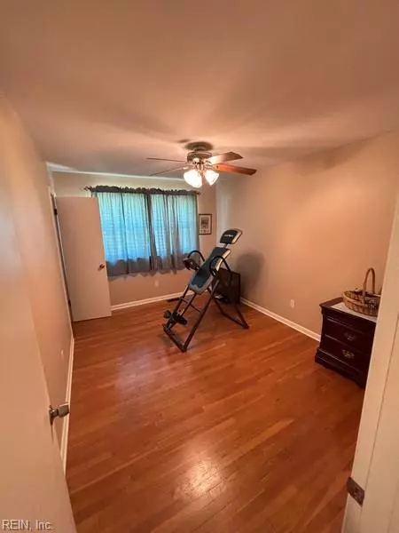 Bedroom - 132 Fort Worth St, Hampton, VA 23669 photo 1 of 4