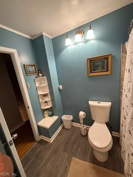 Bath - 132 Fort Worth St, Hampton, VA 23669 photo 3 of 3