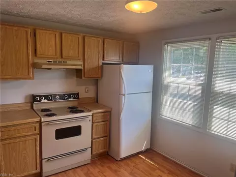 Kitchen - 1318 Peabody Dr, Hampton, VA 23666 photo 1 of 2