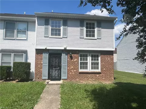 Exterior - 1318 Peabody Dr, Hampton, VA 23666 photo 2 of 5