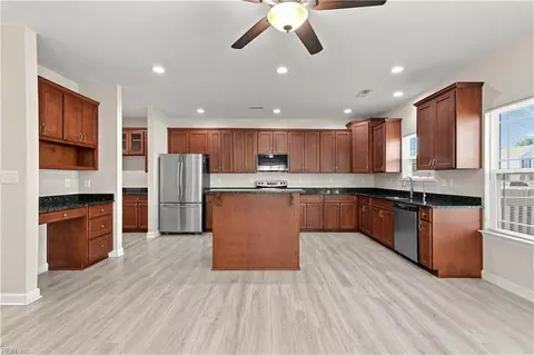 Kitchen - 319 Maplewood St, Hampton, VA 23669 photo 3 of 5