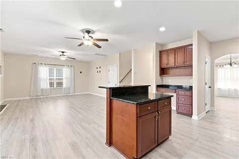 Living - 319 Maplewood St, Hampton, VA 23669 photo 1 of 6