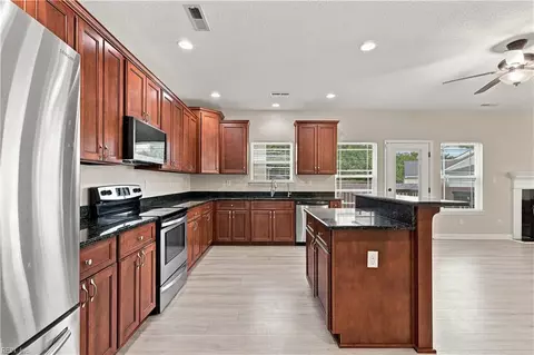 Kitchen - 319 Maplewood St, Hampton, VA 23669 photo 1 of 5