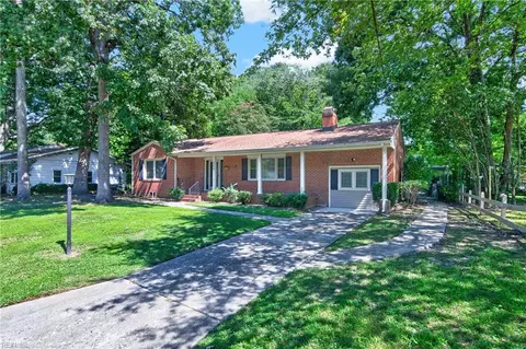 288 Sanlin Dr, Newport News, VA 23602