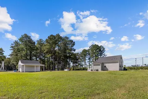 Exterior - 31353 Millfield Rd, Wakefield, VA 23888 photo 7 of 10
