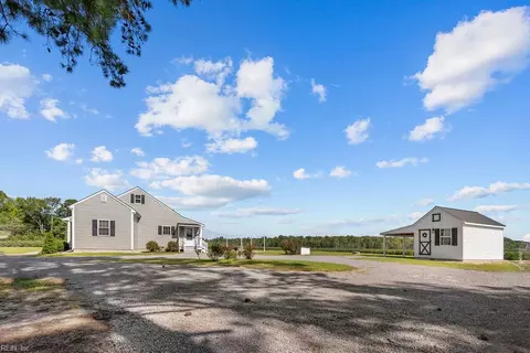 Exterior - 31353 Millfield Rd, Wakefield, VA 23888 photo 2 of 10