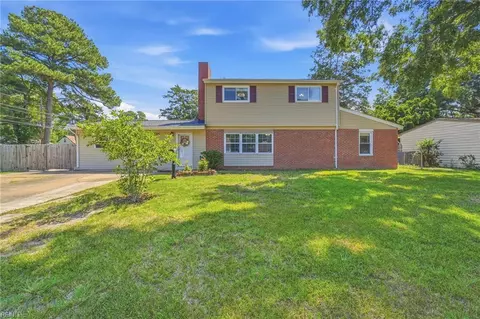 556 Caren Dr, Virginia Beach, VA 23452
