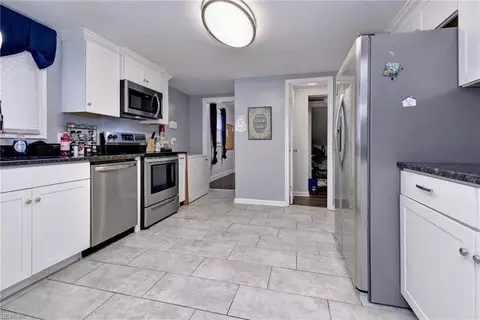 Kitchen - 135 Pochin Pl, Hampton, VA 23661 photo 3 of 3