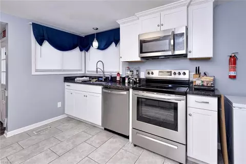 Kitchen - 135 Pochin Pl, Hampton, VA 23661 photo 1 of 3