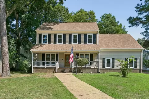 129 Vista Dr, Newport News, VA 23608