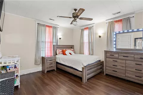 Bedroom - 414 Lee St, Hampton, VA 23669 photo 1 of 3
