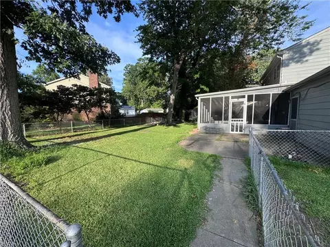 Exterior - 1039 Windjammer Dr, Hampton, VA 23669 photo 6 of 11