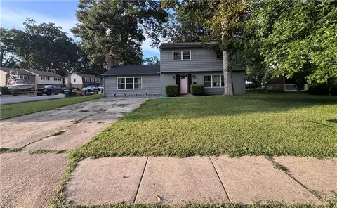 Exterior - 1039 Windjammer Dr, Hampton, VA 23669 photo 3 of 11