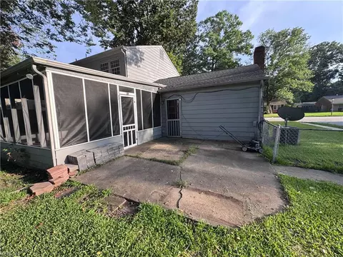 Exterior - 1039 Windjammer Dr, Hampton, VA 23669 photo 7 of 11