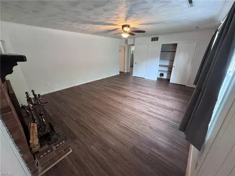 Living - 1039 Windjammer Dr, Hampton, VA 23669 photo 3 of 3