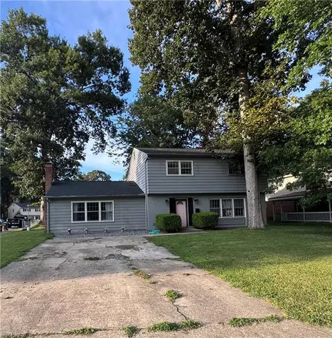 Exterior - 1039 Windjammer Dr, Hampton, VA 23669 photo 2 of 11