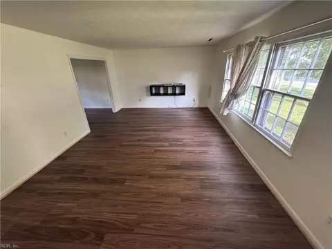 Living - 1039 Windjammer Dr, Hampton, VA 23669 photo 1 of 3