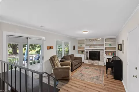 Living - 305 N Starfish Ct, Hampton, VA 23669 photo 3 of 5