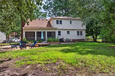 Exterior - 305 N Starfish Ct, Hampton, VA 23669 photo 10 of 13