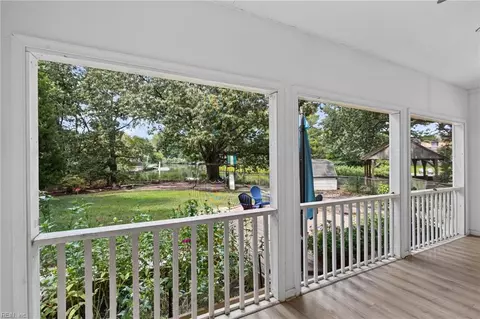 Exterior - 305 N Starfish Ct, Hampton, VA 23669 photo 4 of 13
