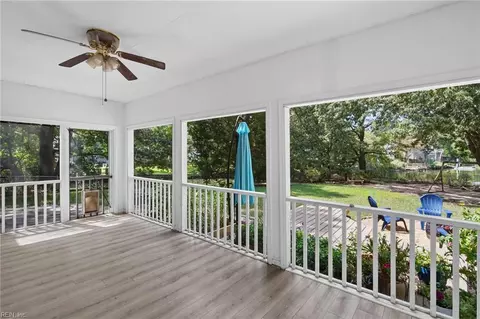 Exterior - 305 N Starfish Ct, Hampton, VA 23669 photo 5 of 13