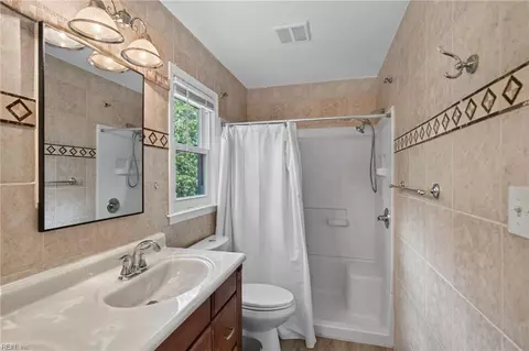 Bath - 305 N Starfish Ct, Hampton, VA 23669 photo 1 of 3