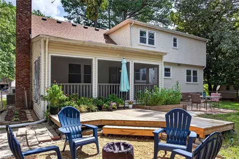 Exterior - 305 N Starfish Ct, Hampton, VA 23669 photo 9 of 13