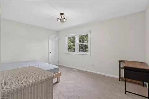 Bedroom - 305 N Starfish Ct, Hampton, VA 23669 photo 3 of 6