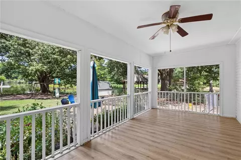 Exterior - 305 N Starfish Ct, Hampton, VA 23669 photo 6 of 13