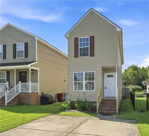 102 Ford St, Chesapeake, VA 23323