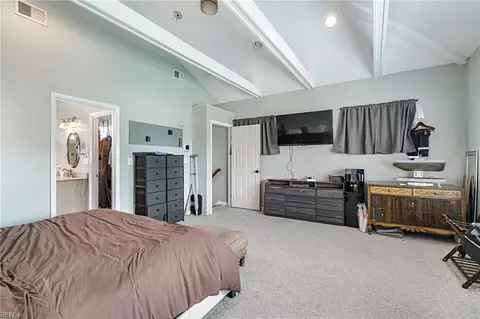 Bedroom - 423 W Gilbert St, Hampton, VA 23669 photo 3 of 3