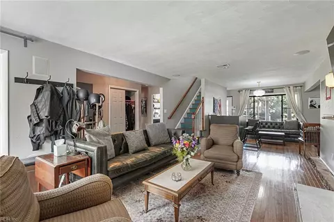 Living - 423 W Gilbert St, Hampton, VA 23669 photo 2 of 4