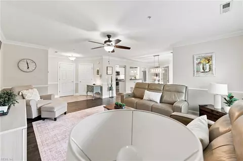5 Harbor Watch Dr #405, Chesapeake, VA 23320