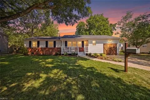 3036 Coach House Ln, Virginia Beach, VA 23452