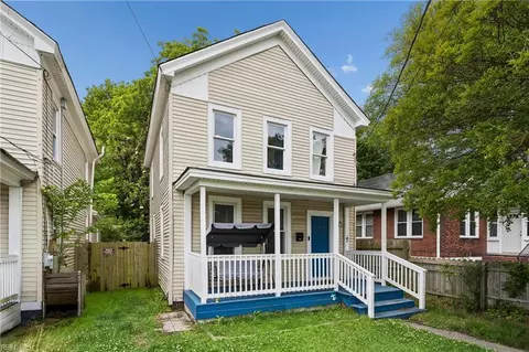 Exterior - 708 B St, Chesapeake, VA 23324 photo 1 of 8