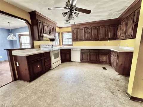 1254 Winfall Dr, Chesapeake, VA 23323 photo 6