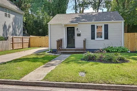 28 Pollux Cir W, Portsmouth, VA 23701