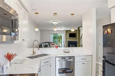 4006 Salem Ter, Virginia Beach, VA 23456