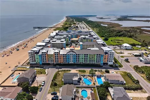 3738 Sandpiper Rd #138B, Virginia Beach, VA 23456