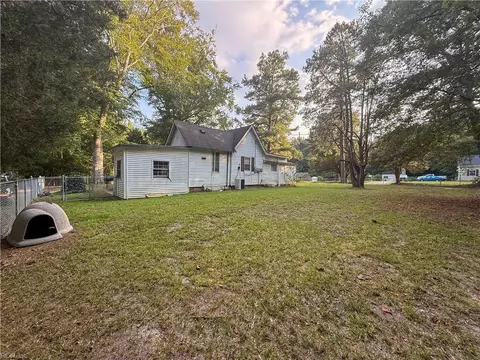 17011 Longview Dr, Smithfield, VA 23430 photo 5