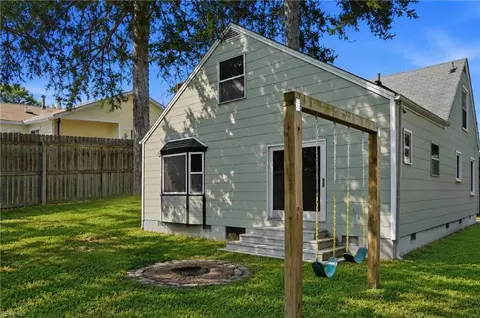 Exterior - 8914 Devon St, Norfolk, VA 23503 photo 3 of 4