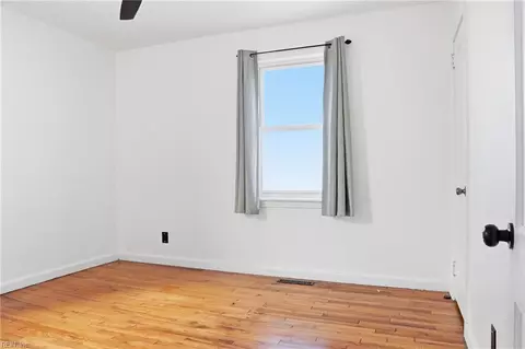 Bedroom - 8914 Devon St, Norfolk, VA 23503 photo 3 of 6