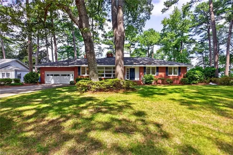 636 Thalia Point Rd, Virginia Beach, VA 23452