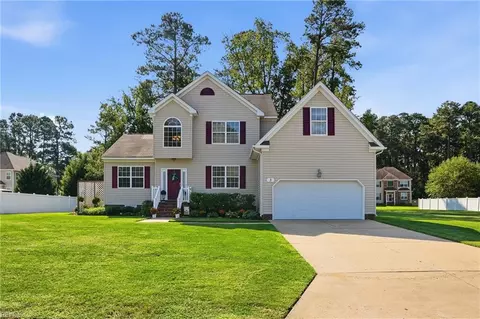 3 Volunteer Trl, Poquoson, VA 23662