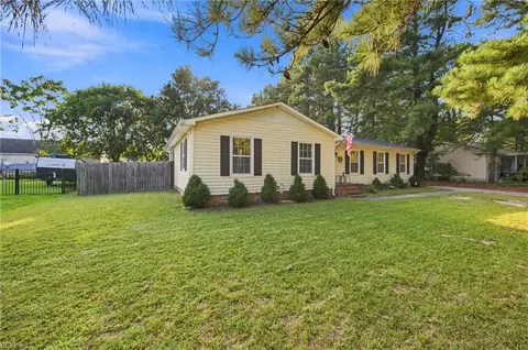 Exterior - 1610 Colonial Ave, Smithfield, VA 23430 photo 7 of 8