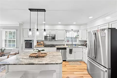 Kitchen - 1610 Colonial Ave, Smithfield, VA 23430 photo 2 of 4