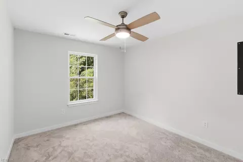 Bedroom - 5738 Hickory Fork Rd, Gloucester, VA 23061 photo 3 of 5
