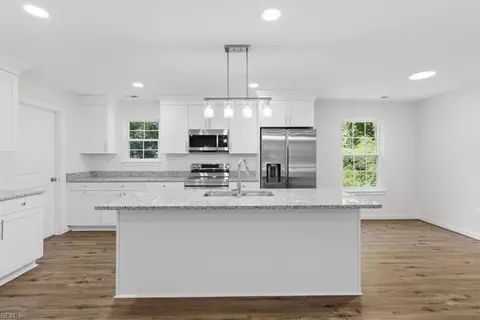 Kitchen - 5738 Hickory Fork Rd, Gloucester, VA 23061 photo 4 of 6