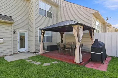Exterior - 2008 Augusta Ct, Suffolk, VA 23435 photo 3 of 9